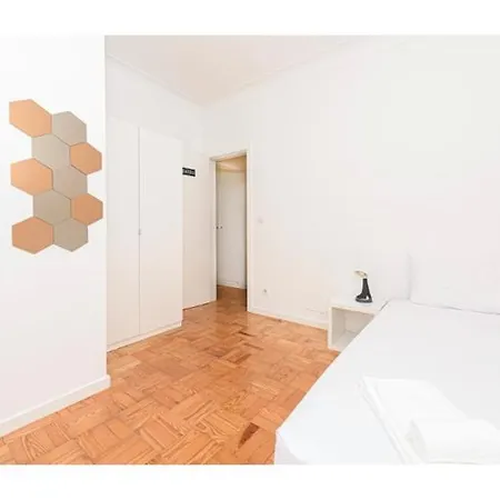Houze Spacious 4 Bedroom Flat Near Zoo * Lisboa
